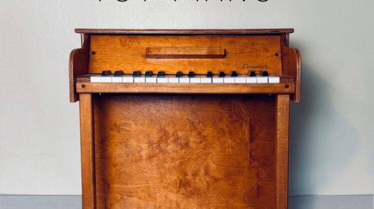 Casspinette-Toy-Piano-Cover-Art